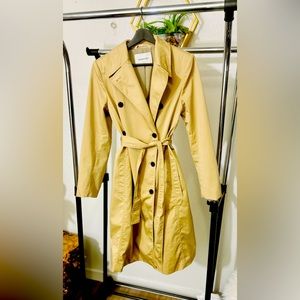 Aritzia - Babaton trench coat. Size medium